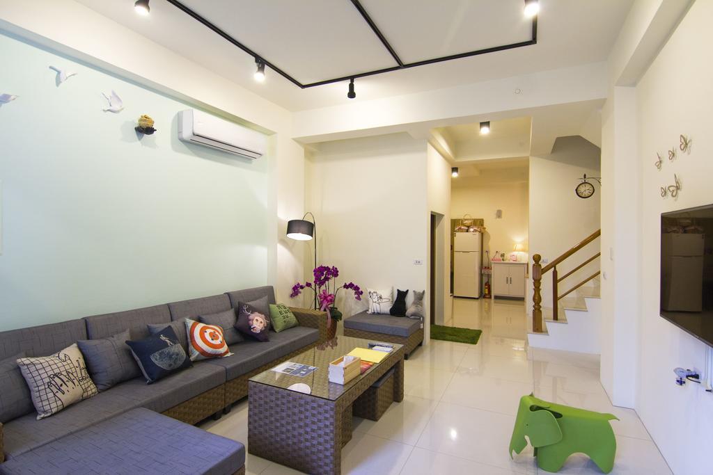 羅東木村電梯民宿: Cloud Comfort with Free Laundry & Starbucks Coffee Luodong Exterior photo